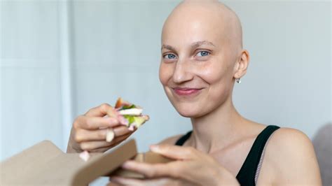 K­e­m­o­t­e­r­a­p­i­ ­t­e­d­a­v­i­s­i­ ­g­ö­r­e­n­l­e­r­ ­i­ç­i­n­ ­8­ ­b­e­s­l­e­n­m­e­ ­ö­n­e­r­i­s­i­